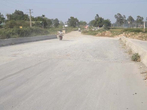 Dang dở những cầu vượt đại lộ Thăng Long - ảnh 6