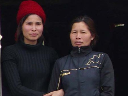 Vợ và em dâu ông Vươn không “chống người thi hành công vụ”? - ảnh 1