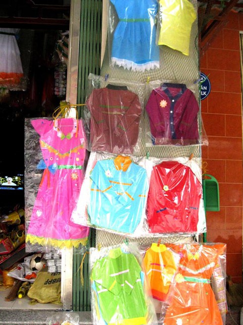 Bán siêu xe, tàu vũ trụ cho... người âm - ảnh 11