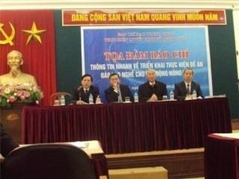 Năm 2013: Dạy nghề gắn với doanh nghiệp, làng nghề - ảnh 1