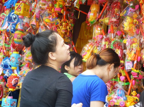 Chiếc lồng đèn của môt thời đã xa... - ảnh 1