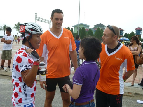 Du khách quốc tế đua tài bên bờ biển Đà Nẵng - ảnh 8