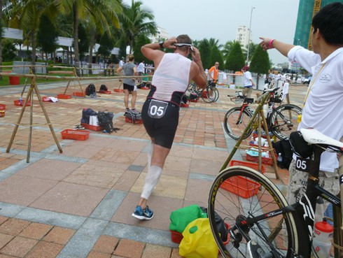 Du khách quốc tế đua tài bên bờ biển Đà Nẵng - ảnh 16