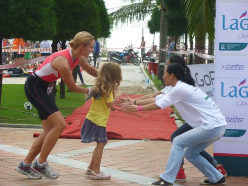 Du khách quốc tế đua tài bên bờ biển Đà Nẵng - ảnh 25