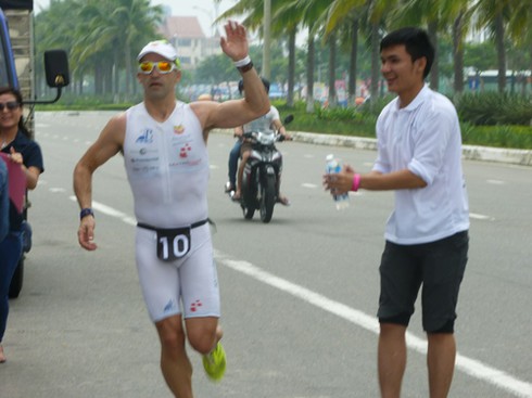 Du khách quốc tế đua tài bên bờ biển Đà Nẵng - ảnh 26