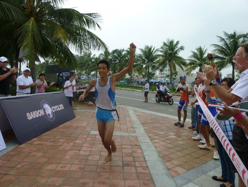 Du khách quốc tế đua tài bên bờ biển Đà Nẵng - ảnh 28