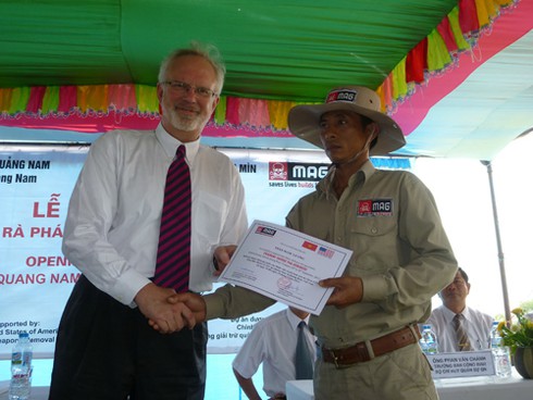 Khởi động dự án xử lý bom mìn tại Quảng Nam do Hoa Kỳ tài trợ - ảnh 6