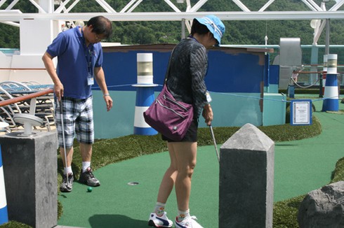 Khám phá du thuyền 5 sao của Mỹ cập cảng Huế - ảnh 13