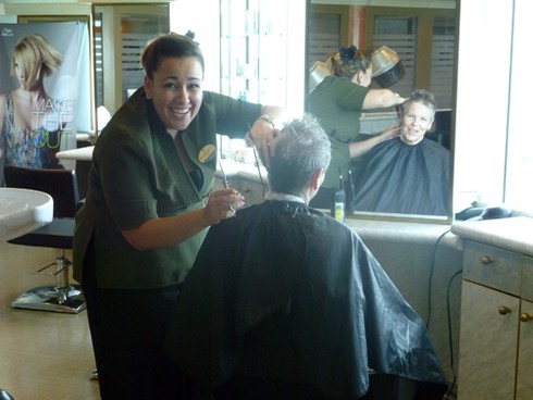 Khám phá du thuyền 5 sao của Mỹ cập cảng Huế - ảnh 16