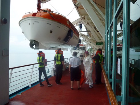 Khám phá du thuyền 5 sao của Mỹ cập cảng Huế - ảnh 17