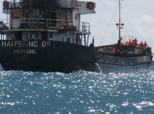 Cận cảnh vụ cứu con tàu