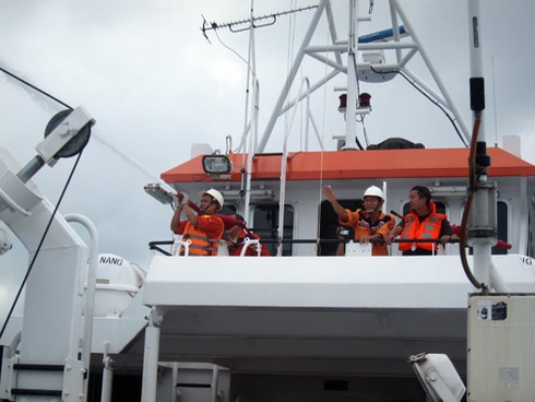 Cận cảnh vụ cứu con tàu