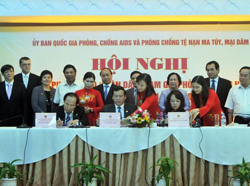 Phòng chống HIV/AIDS: Toàn dân tham gia mới thành công! - ảnh 4