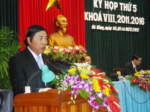 Đà Nẵng đối mặt