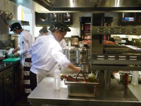 Huyền thoại đầu bếp Michel Roux ra mắt giới ẩm thực Việt Nam - ảnh 3