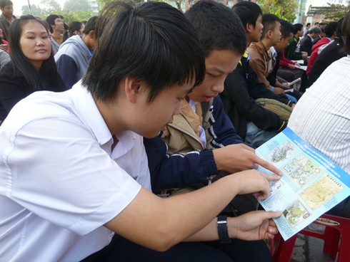 Đà Nẵng: Hàng nghìn người xem triển lãm về Hoàng Sa - ảnh 2