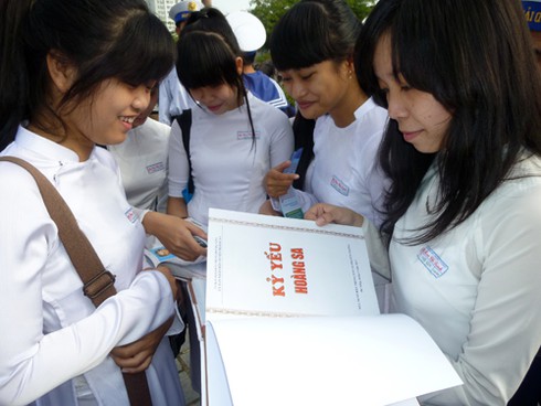 Đà Nẵng: Hàng nghìn người xem triển lãm về Hoàng Sa - ảnh 3