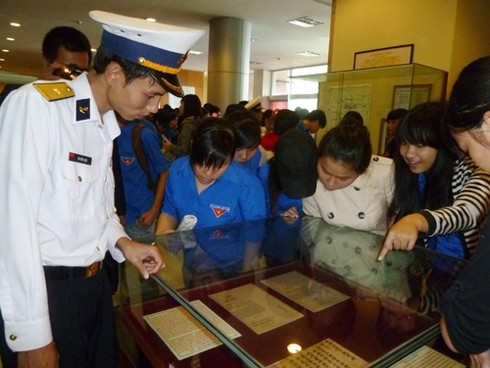 Đà Nẵng: Hàng nghìn người xem triển lãm về Hoàng Sa - ảnh 8