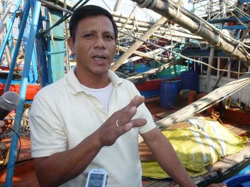 Đà Nẵng: Lắp đặt thiết bị kết nối vệ tinh cho tàu cá của