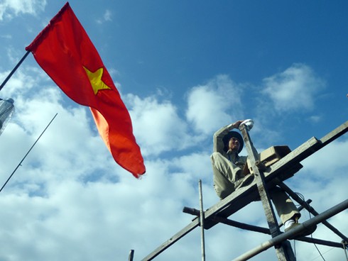 Đà Nẵng: Lắp đặt thiết bị kết nối vệ tinh cho tàu cá của