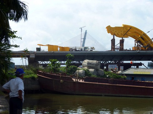 Ngắm rồng bay từ những cây cầu trên sông Hàn - ảnh 2