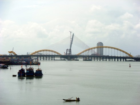 Ngắm rồng bay từ những cây cầu trên sông Hàn - ảnh 7