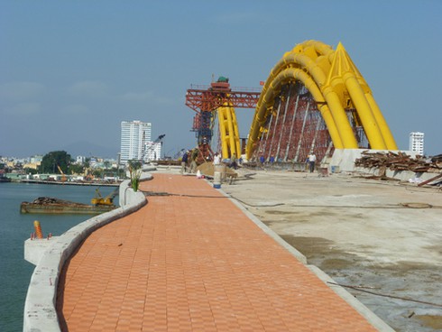 Ngắm rồng bay từ những cây cầu trên sông Hàn - ảnh 9