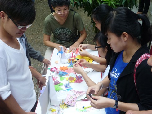 Hình ảnh thú vị trong ngày hội văn hoá - ẩm thực quốc tế Đà Nẵng 2013 - ảnh 4