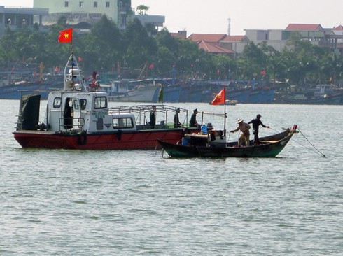 Lặn bắt chíp chíp bất chấp nguy hiểm tính mạng - ảnh 1