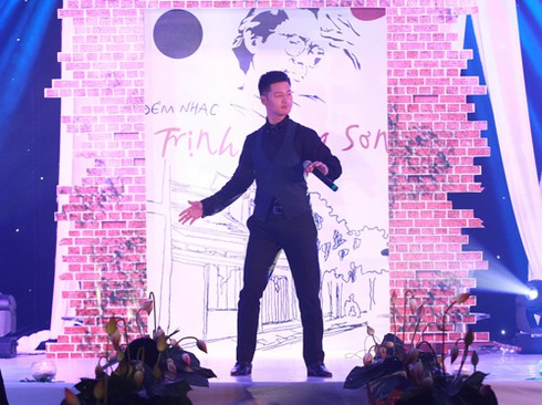 Đức Tuấn mở liveshow