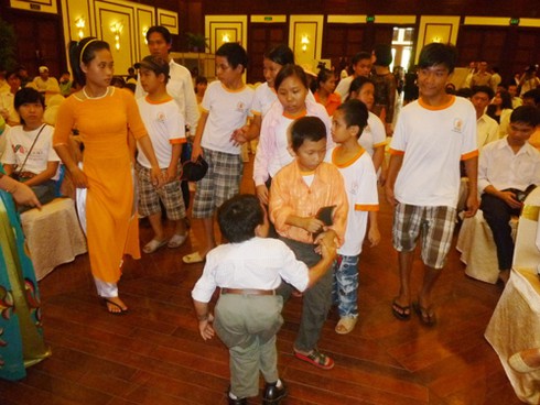 Những thông điệp mạnh mẽ của trẻ em khuyết tật VN - ảnh 1