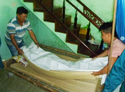 Đà Nẵng: Đau xé lòng đón thi thể các giáo viên bị nạn - ảnh 9