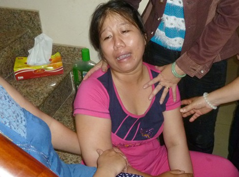 Đà Nẵng: Đau xé lòng đón thi thể các giáo viên bị nạn - ảnh 14