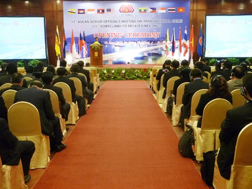 ASEAN họp bàn