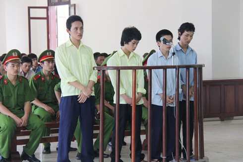 Đà Nẵng: 63 năm rưỡi tù cho 4 kẻ giết người - ảnh 1