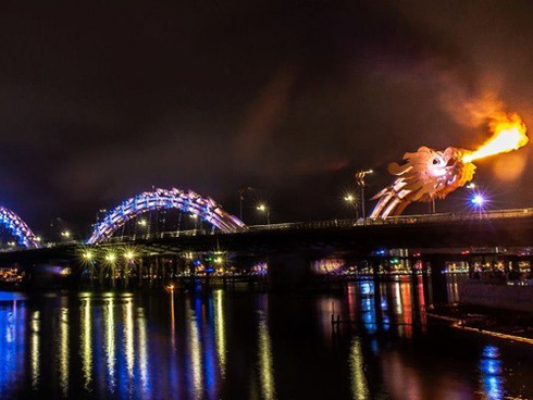 Nhân viên an ninh sân bay Đà Nẵng nhảy cầu Rồng tự tử - ảnh 1