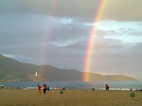 Đà Nẵng: Kỳ lạ cầu vồng kép