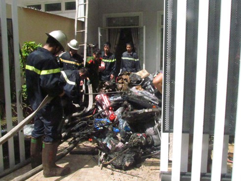 Đà Nẵng: Cháy nhà gần cửa hàng xăng dầu, bệnh viện - ảnh 4