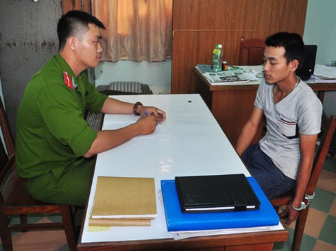 Đà Nẵng: Sinh viên táo tợn cướp tiệm vàng - ảnh 2