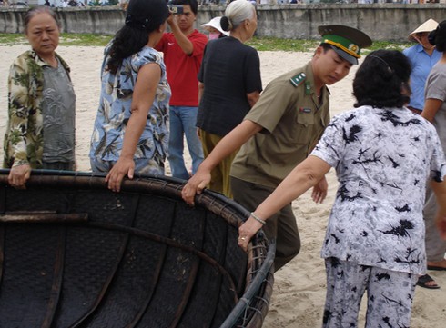 Bão số 10: Ngày 30/9, học sinh, sinh viên Đà Nẵng nghỉ học - ảnh 2