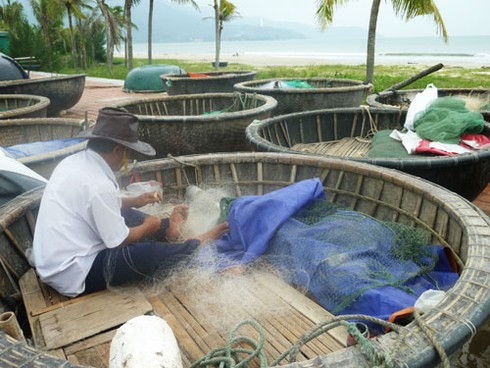 Bão số 10: Ảnh biển động, sóng bạc đầu dồn dập tại Đà Nẵng - ảnh 21