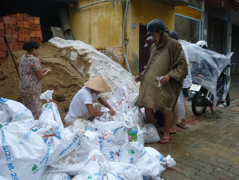 Bão số 11 đổ bộ ban đêm: Cực kỳ nguy hiểm! - ảnh 9