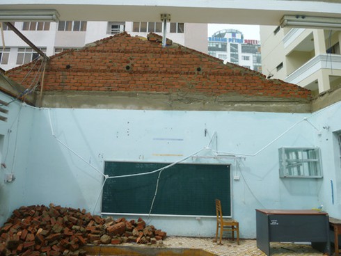 Đà Nẵng: Nhiều trường học thiệt hại nặng sau bão số 11 - ảnh 8
