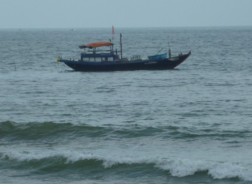 Miền Trung còn 6.701 ngư dân ở vùng biển nguy hiểm do ATNĐ - ảnh 1