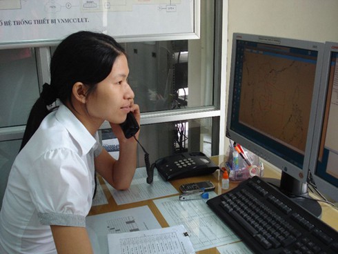 Tàu cá thoát hiểm trên vùng biển Quảng Ninh gió bão - ảnh 1