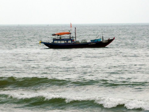 Miền Trung: Hơn 4.600 ngư dân đang ở vùng biển nguy hiểm do ATNĐ - ảnh 1