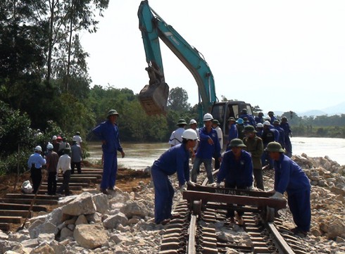 Đường sắt miền Trung thông tuyến trở lại lúc 17h chiều 16/11 - ảnh 1