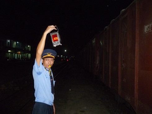 Dành trọn đêm giao thừa đảm bảo an toàn chạy tàu - ảnh 6