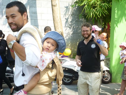 Ngộ nghĩnh bé mầm non biểu diễn văn nghệ - ảnh 27