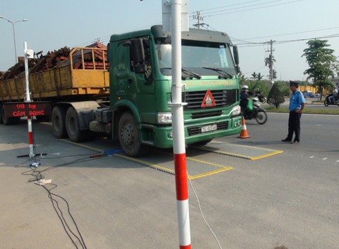 Đà Nẵng: Trạm kiểm tra tải trọng xe lưu động bắt đầu hoạt động - ảnh 1